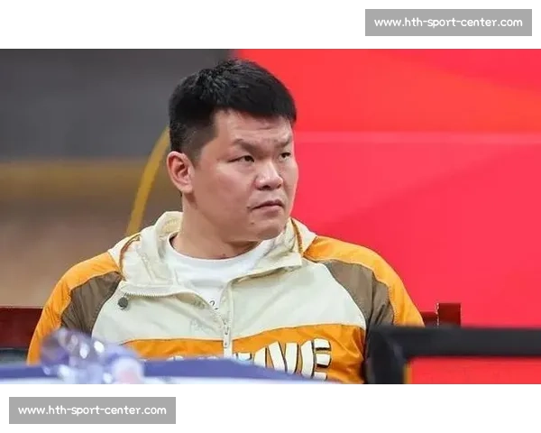 战队老板亲自下场,为选手加油打气,场面一度失控 战队老板亲自下场,为选手加油打气,场面一度失控